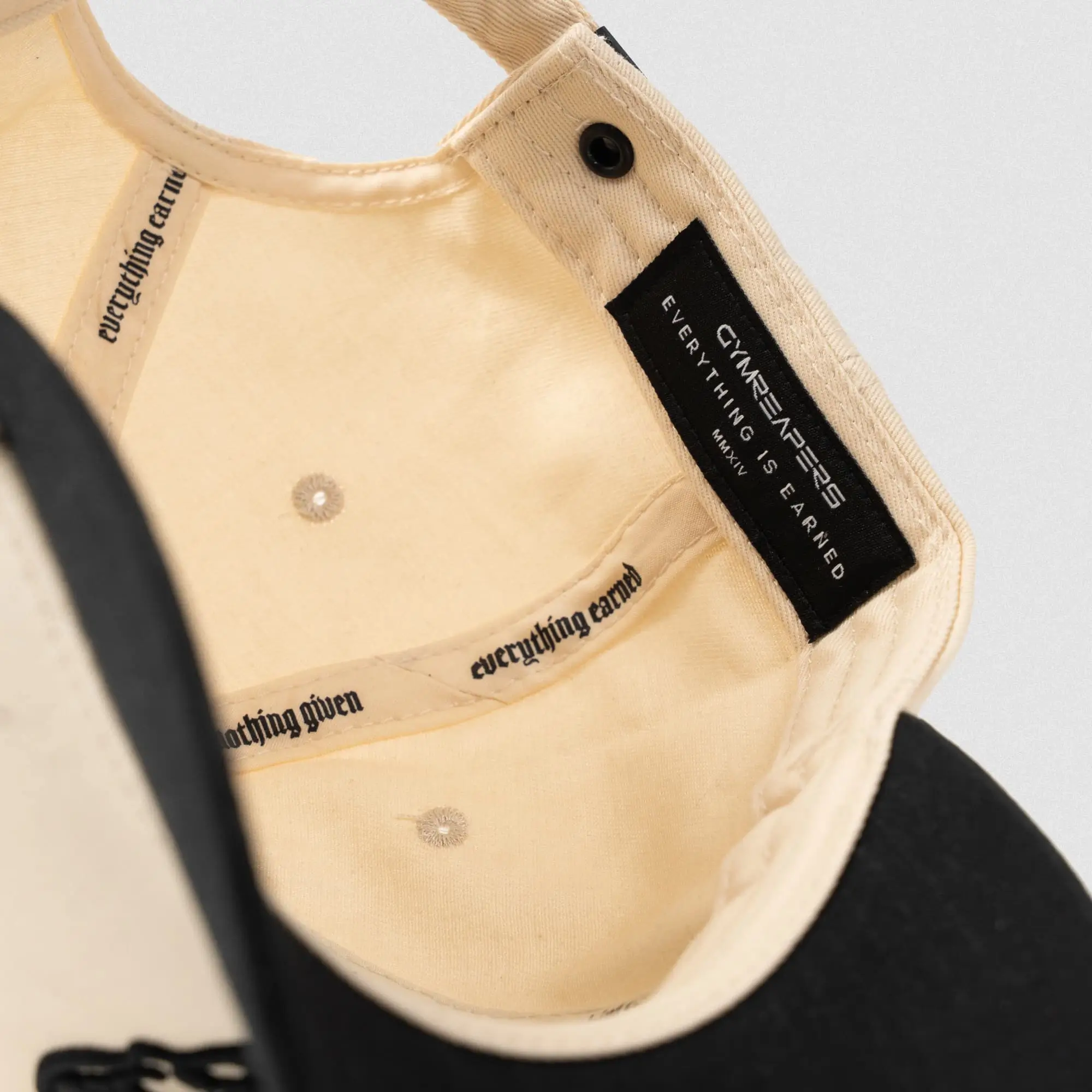 5-Panel Skull Hat - Cream/Black - Image 3