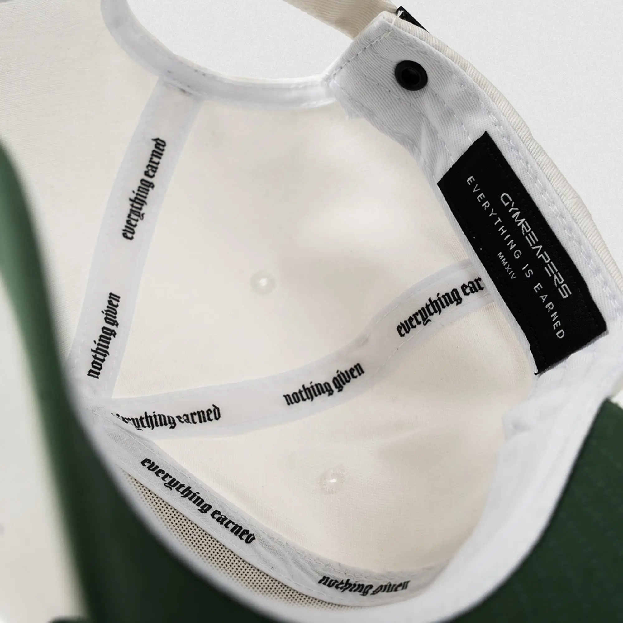 5-Panel Skull Hat - White/Green - Image 3