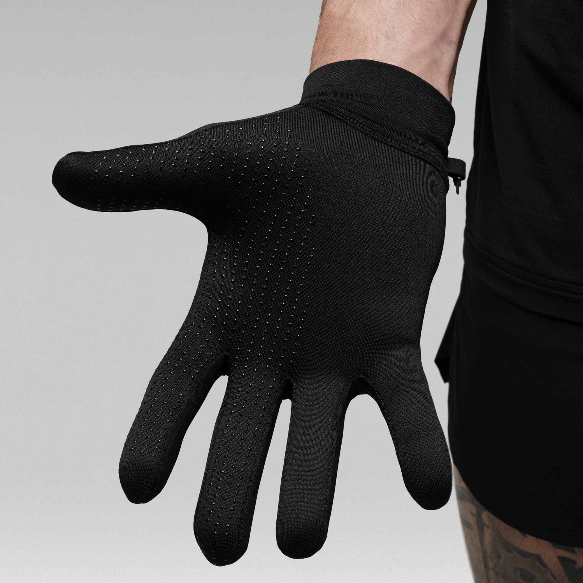 Stryda™ Run Gloves - Black - Image 6
