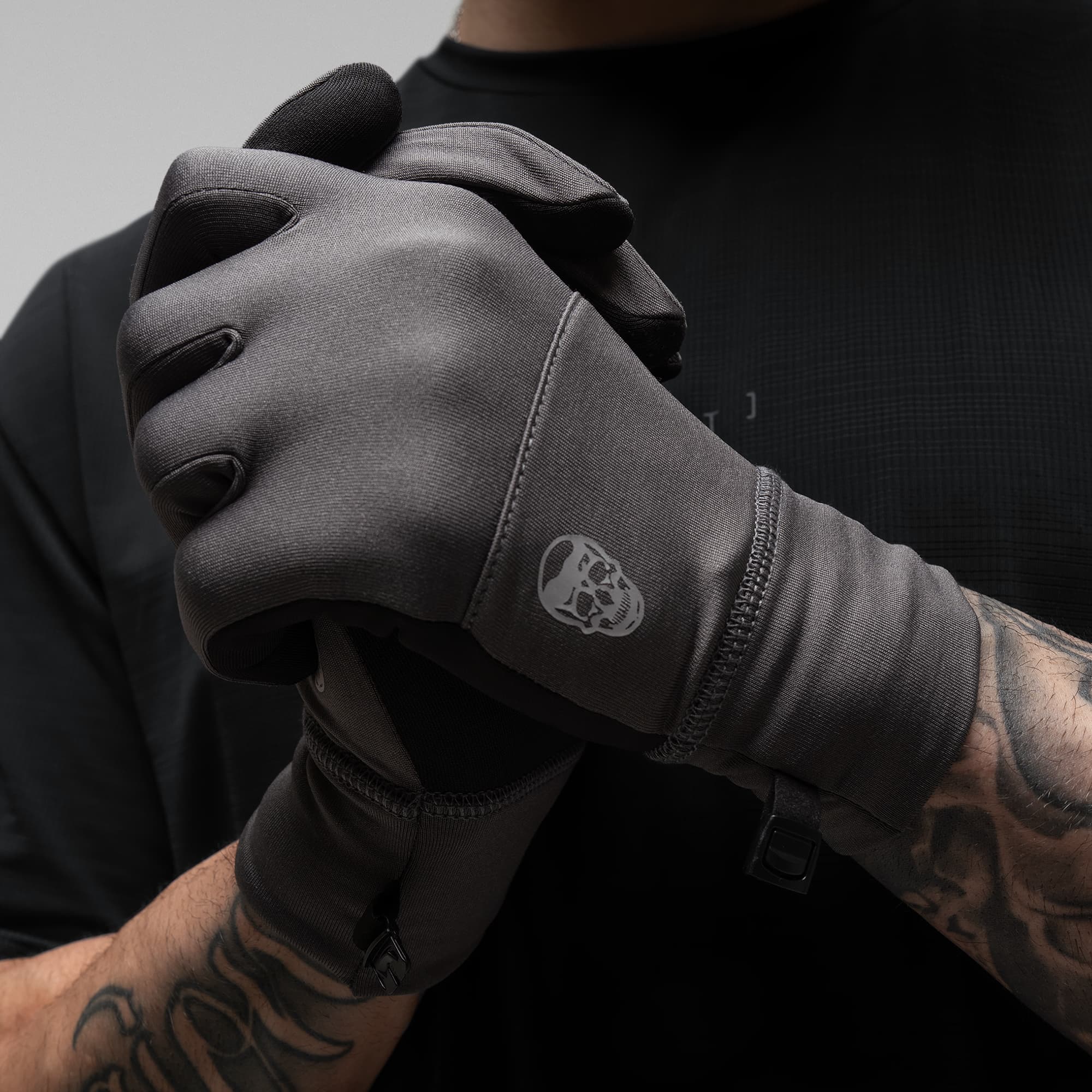 Stryda™ Run Gloves - Charcoal - Image 4